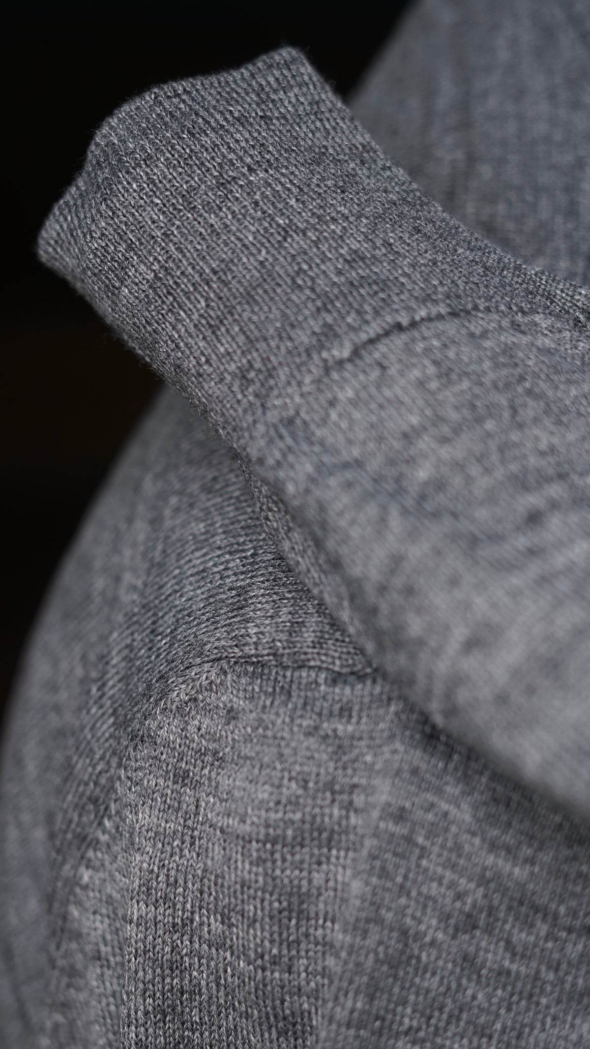 Grigio V-Neck