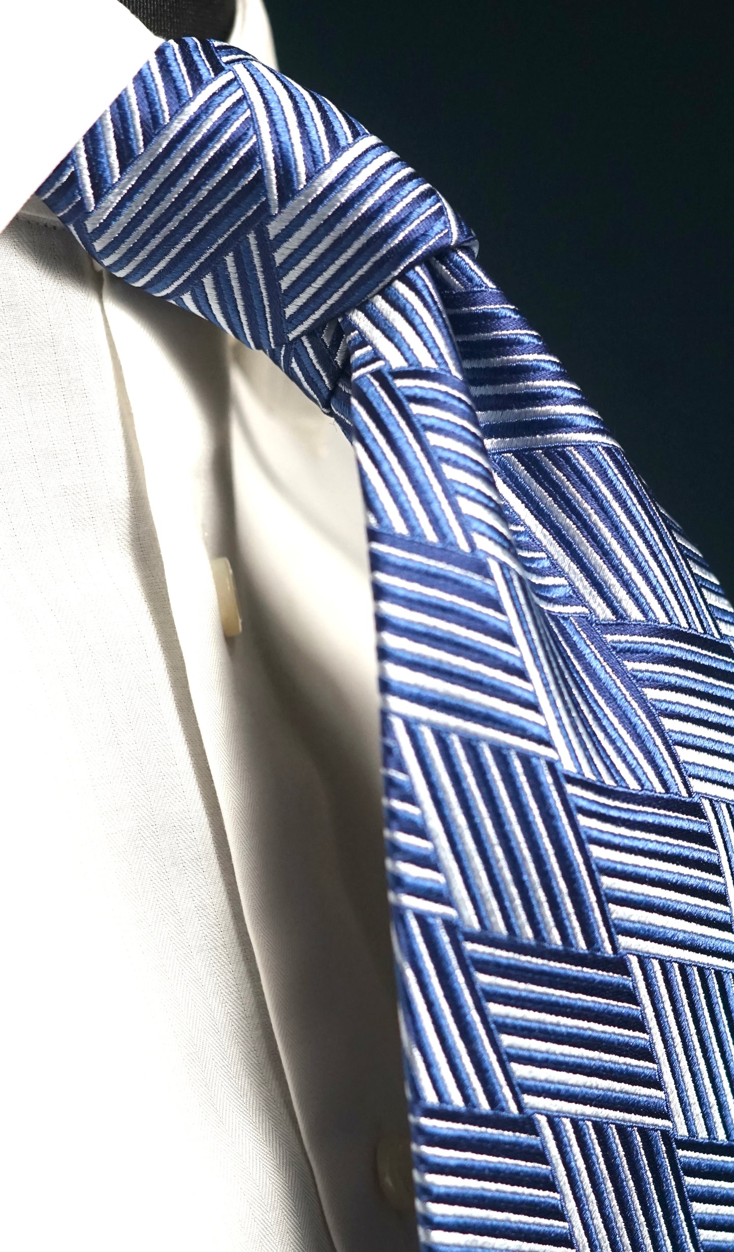 Gisella E X T E N D E D Self Tipped Vintage Tie