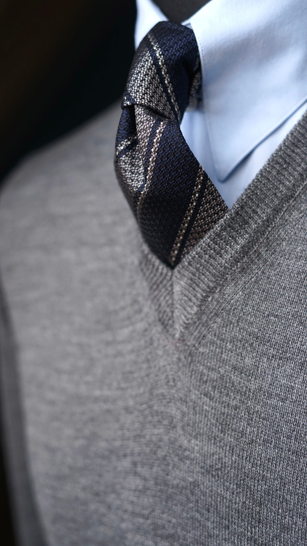 Grigio V-Neck