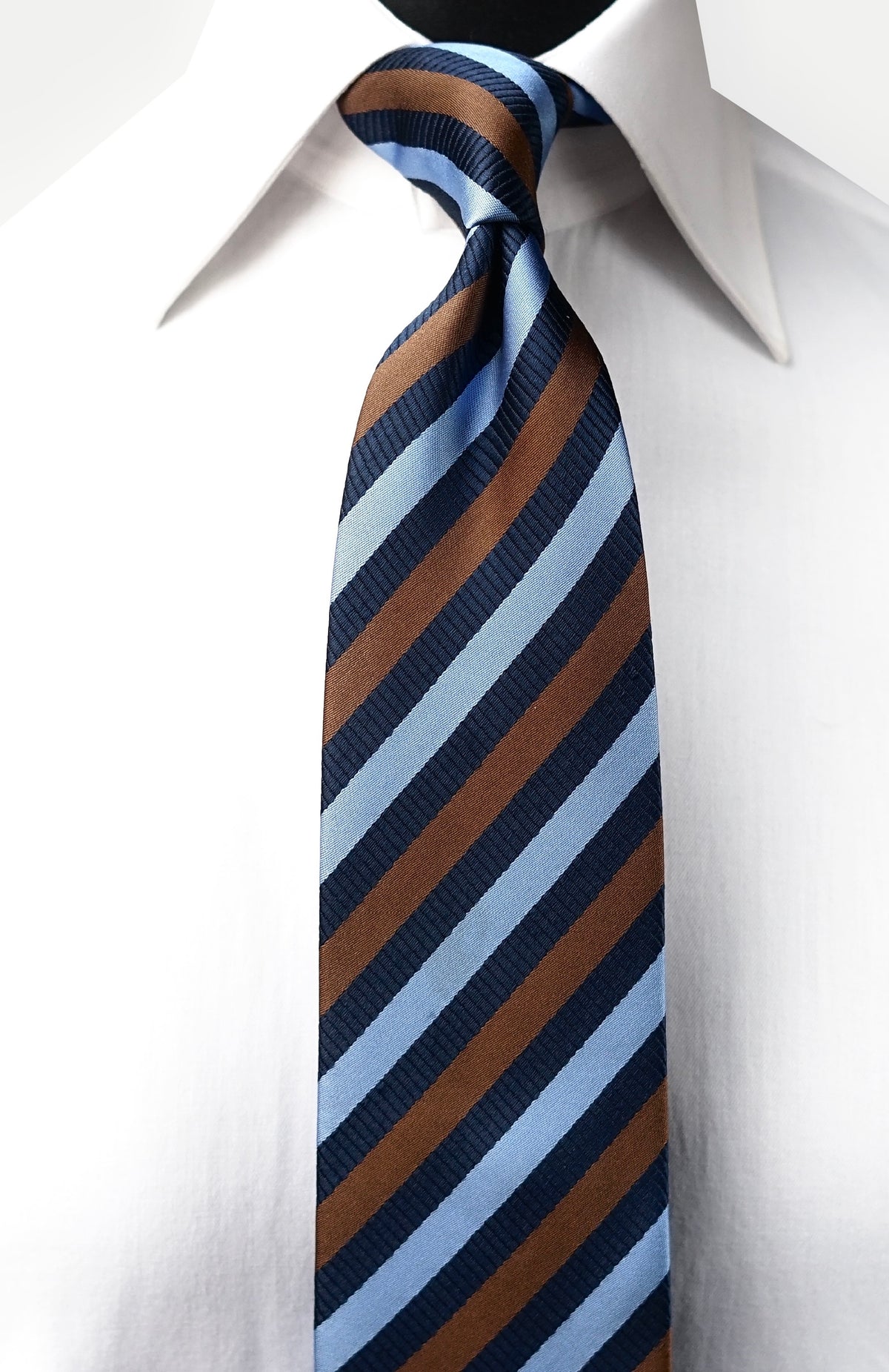 Vera Vintage Tie