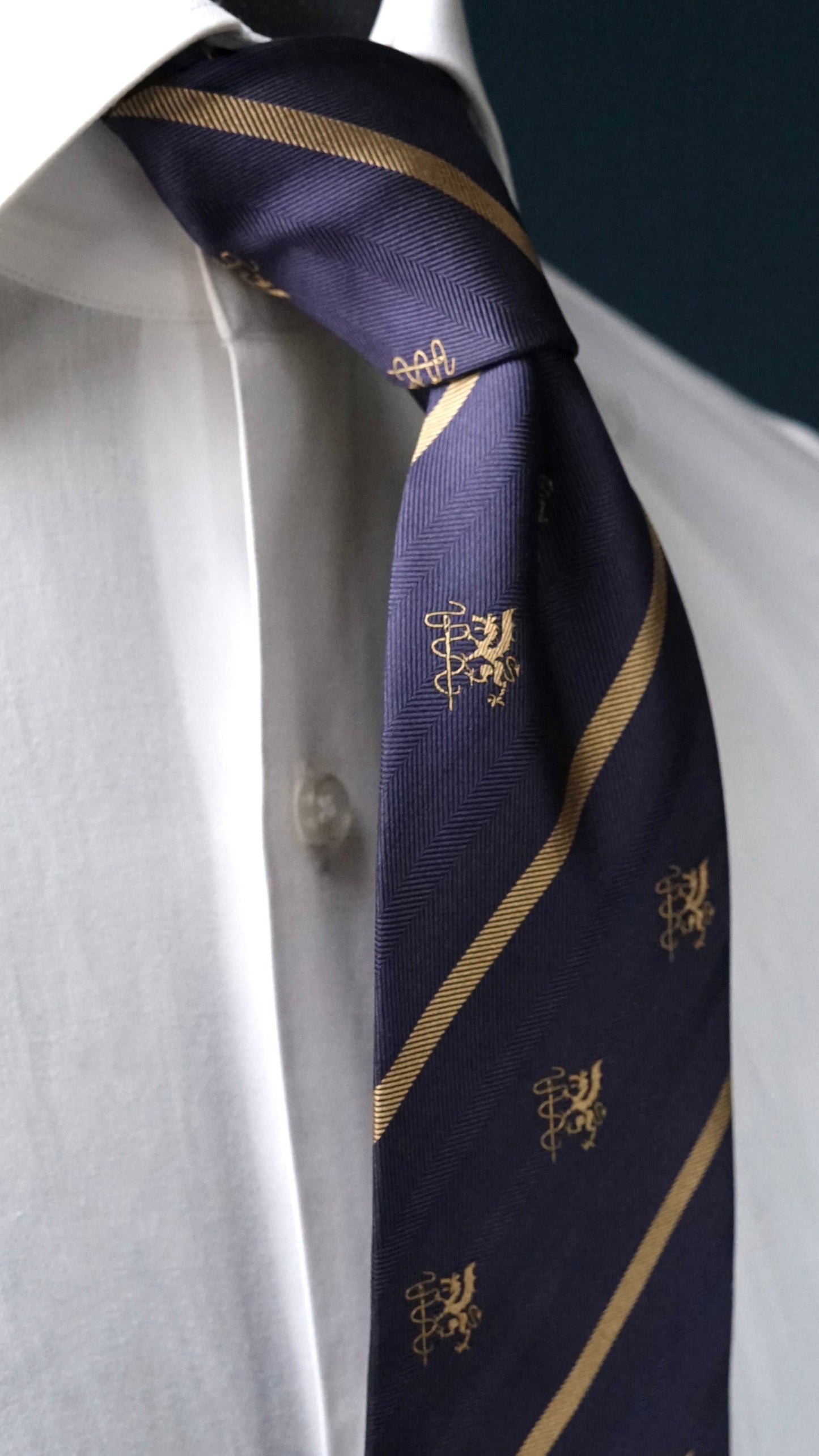 Bespoke Diroma Gold Crest Silk Necktie