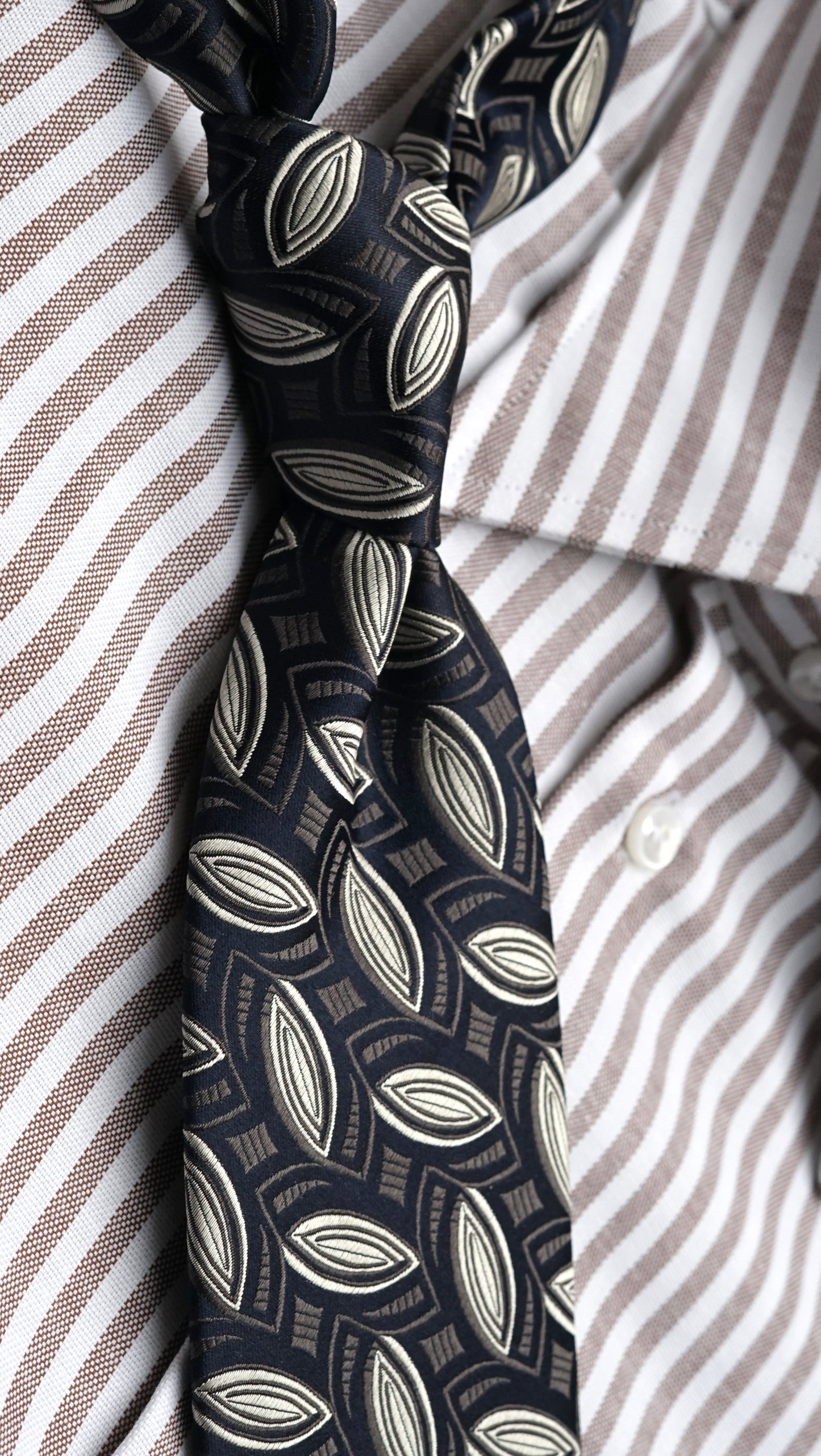 Lorena Solida Silk Necktie