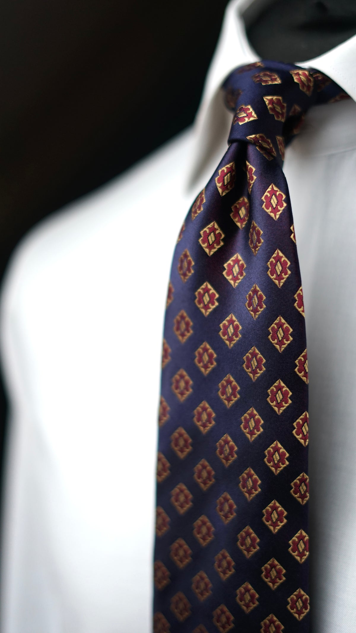 Bespoke Chiostra Bordeaux Silk Necktie