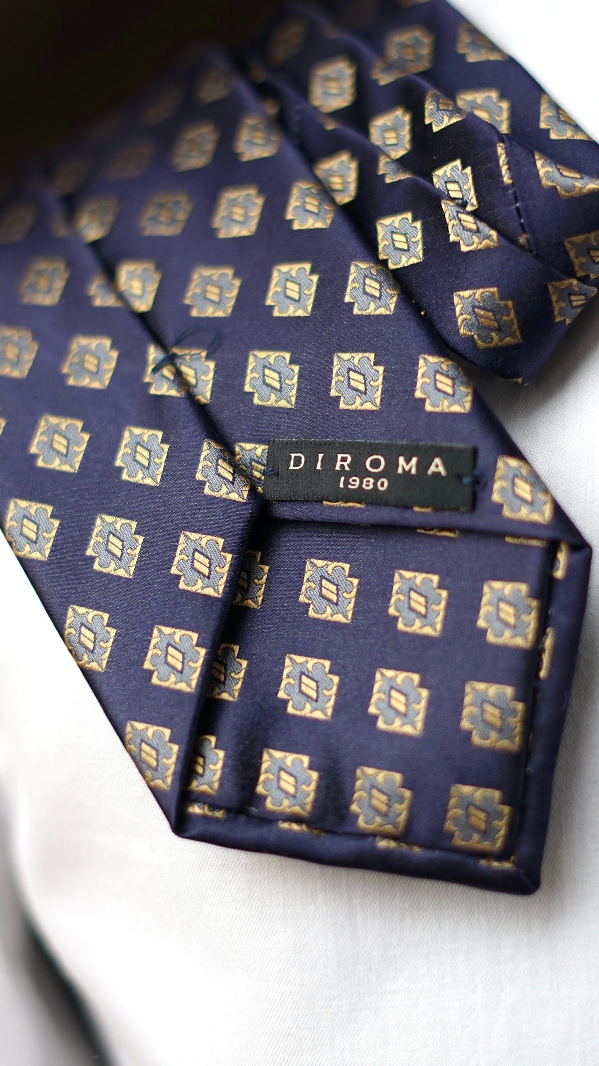 Bespoke Chiostra Sky Silk Necktie