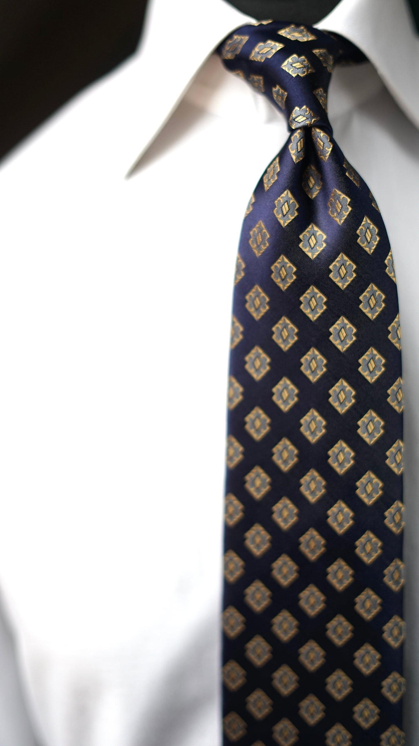 Bespoke Chiostra Sky Silk Necktie