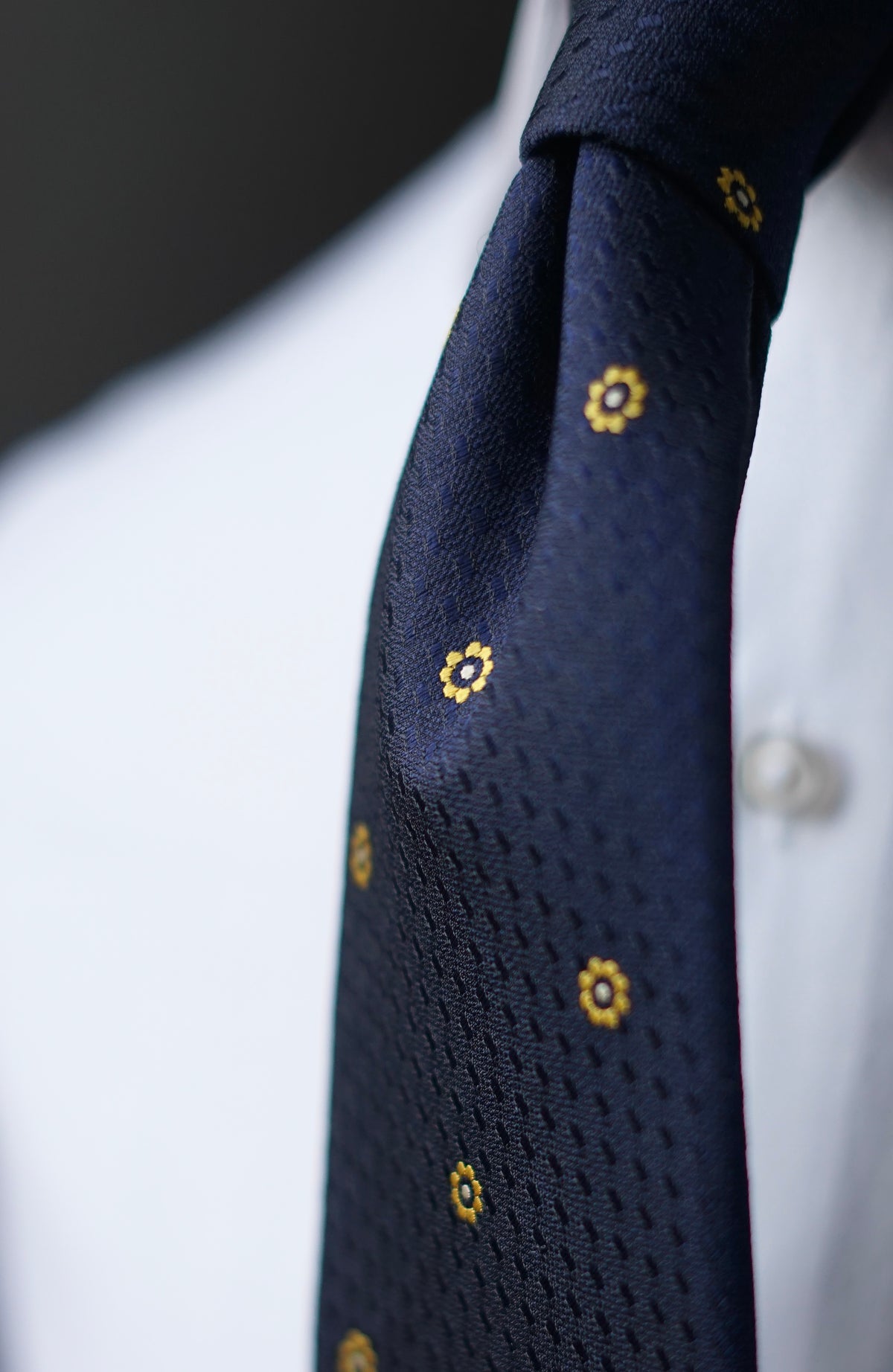 Sara Vintage Tie