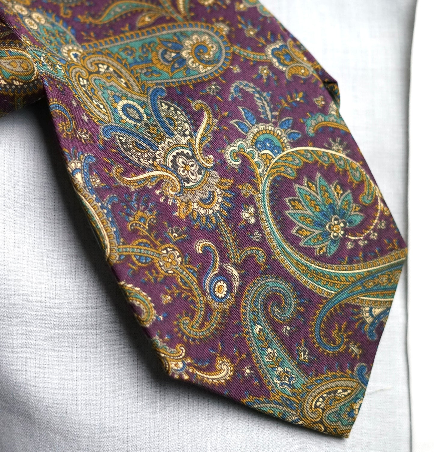 Violetta Vintage Tie