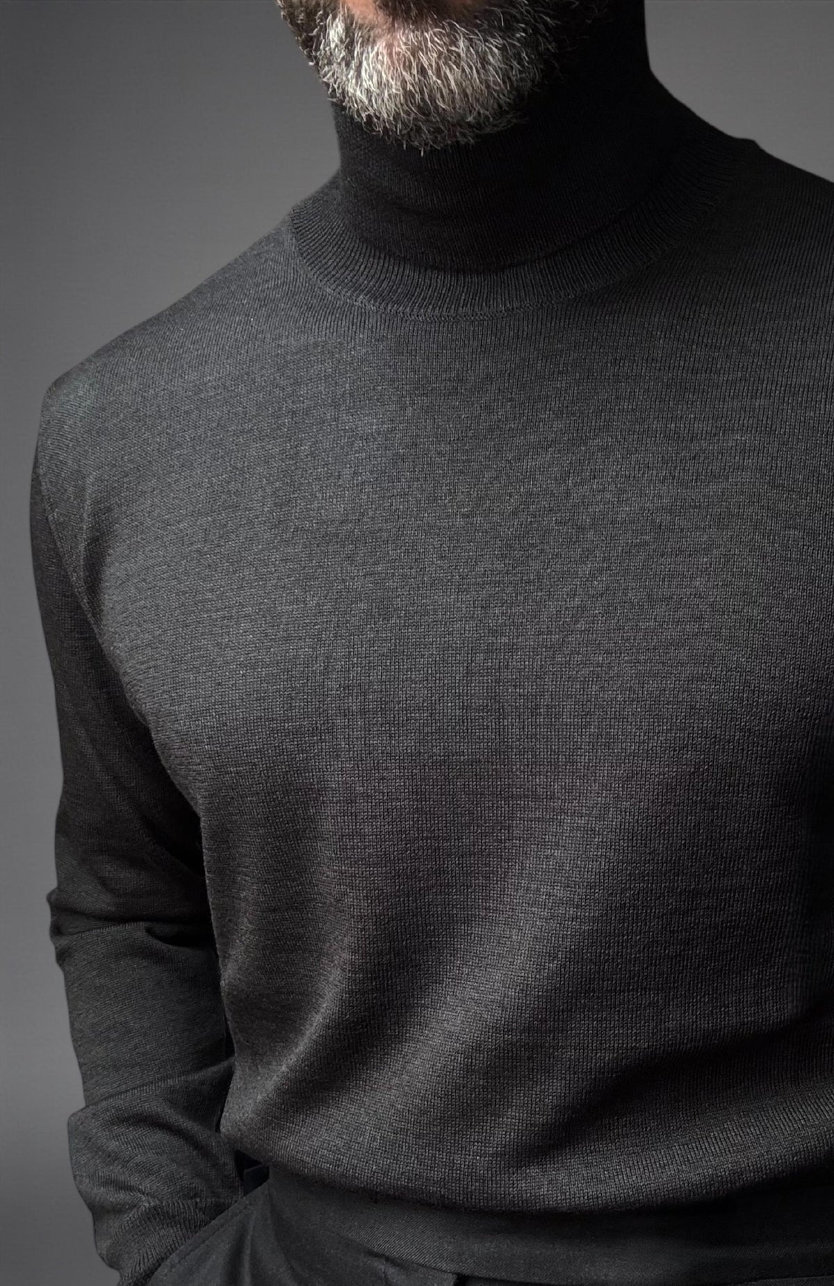 Antracite Charcoal Roll Neck