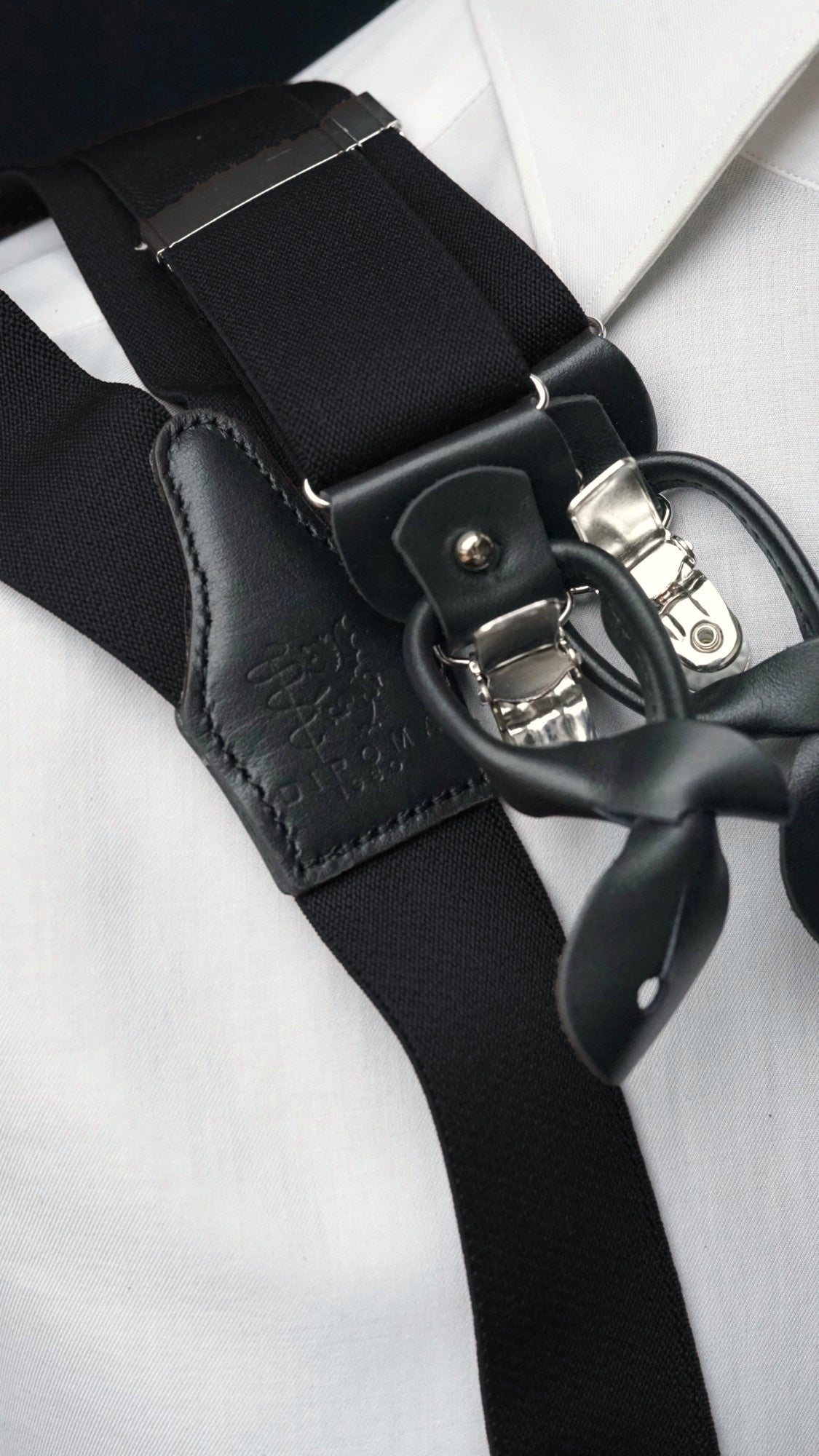 Vincenzo braces black elastic close-up