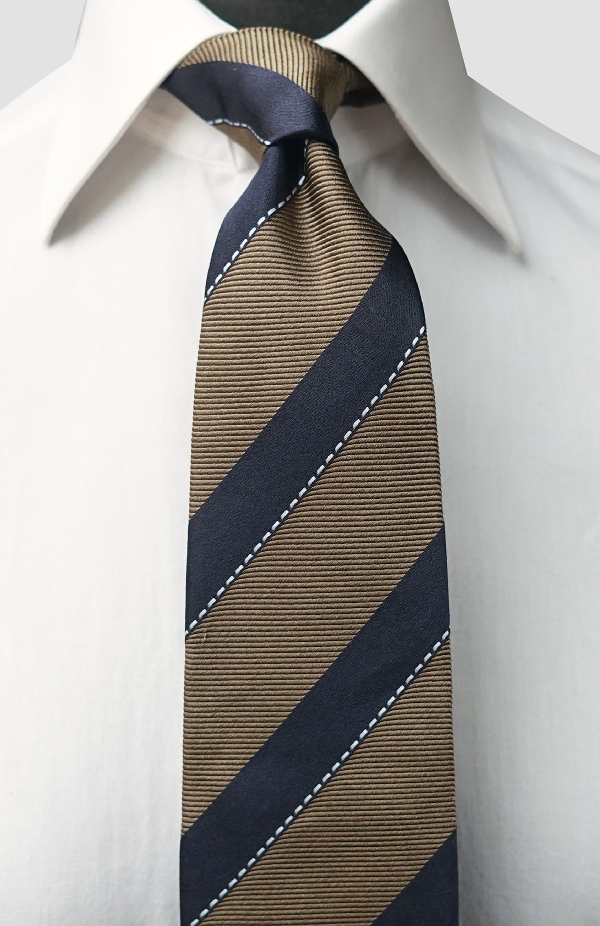 Caledonia Vintage Tie