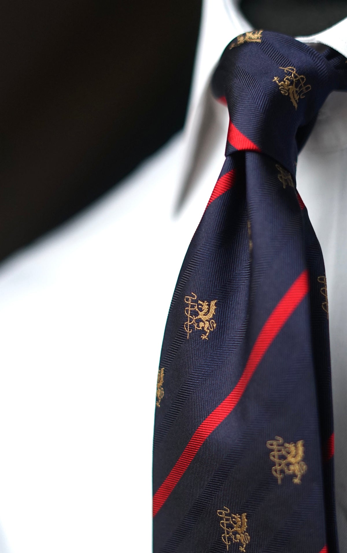 Bespoke Diroma Navy Crest Silk Necktie