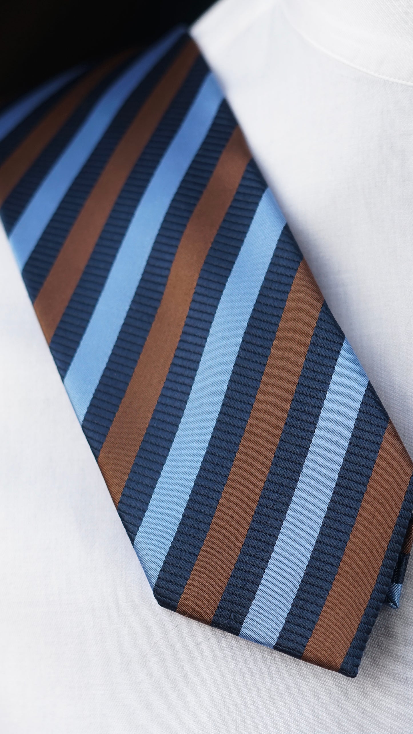 Vera Vintage Tie