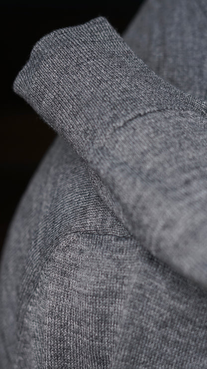 Grigio V-Neck