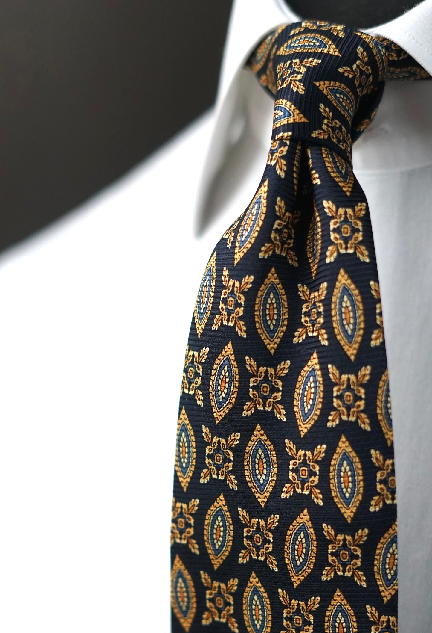 Sila Vintage Tie