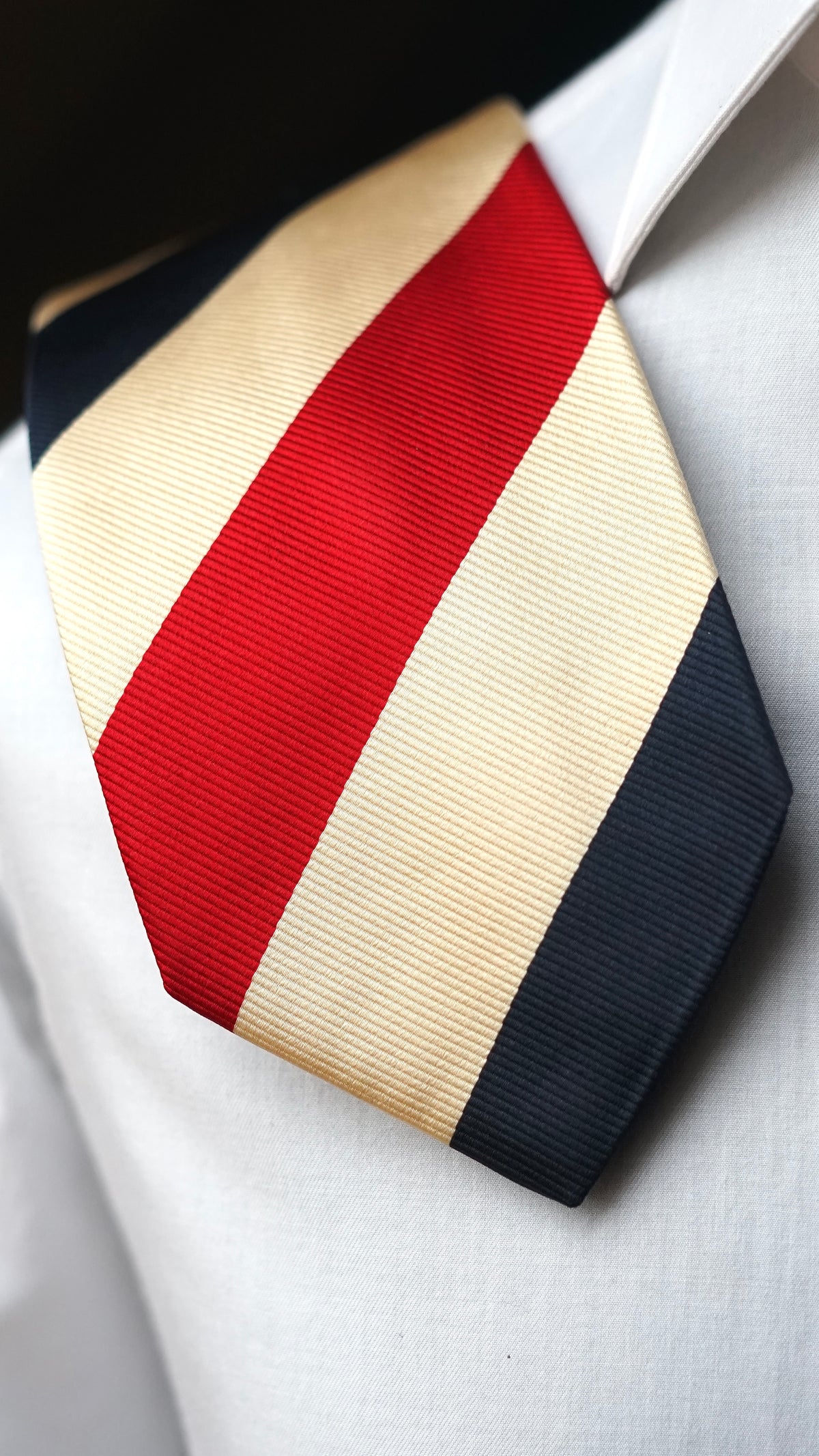 Clara Vintage Tie