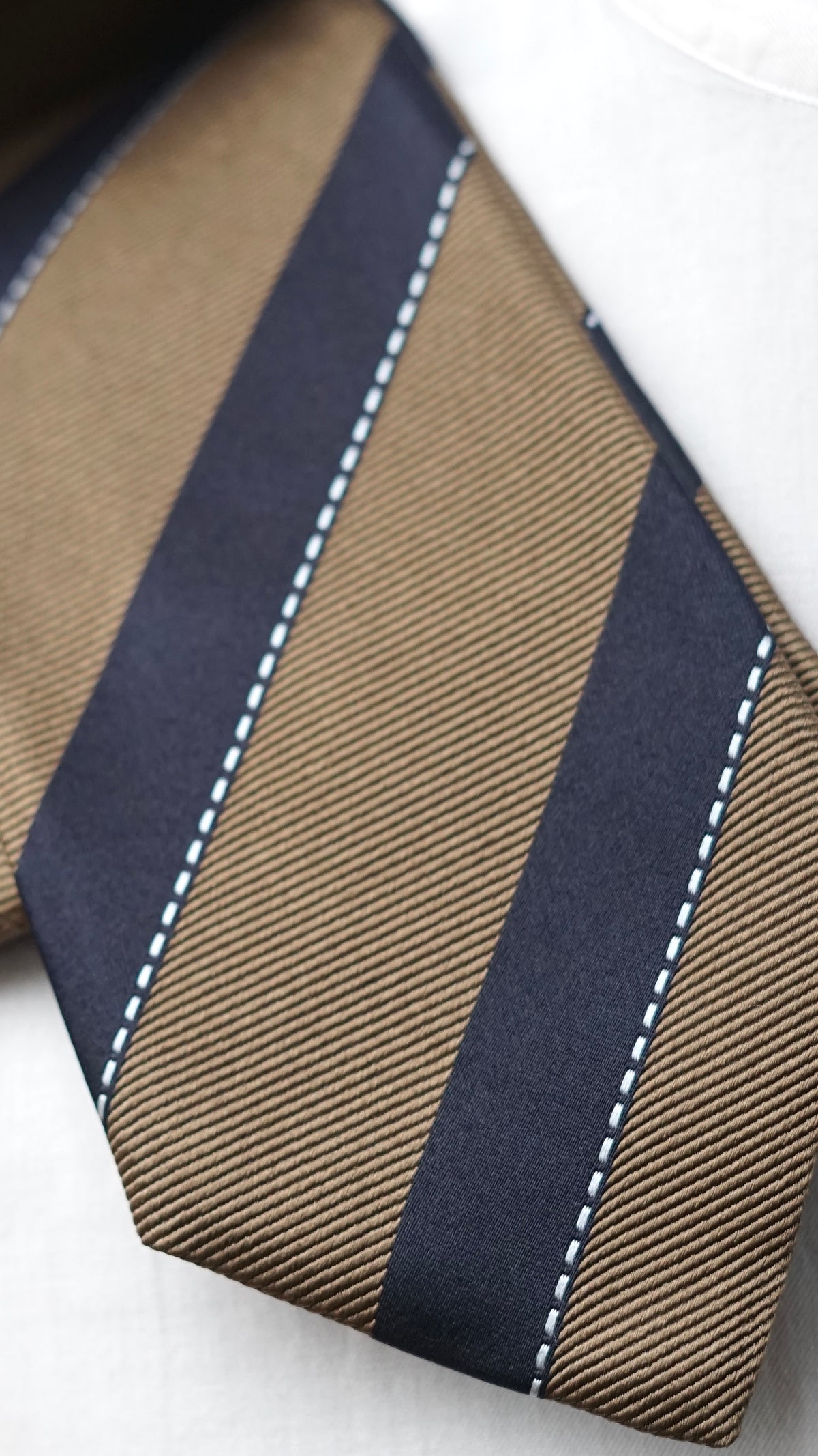 Caledonia Vintage Tie