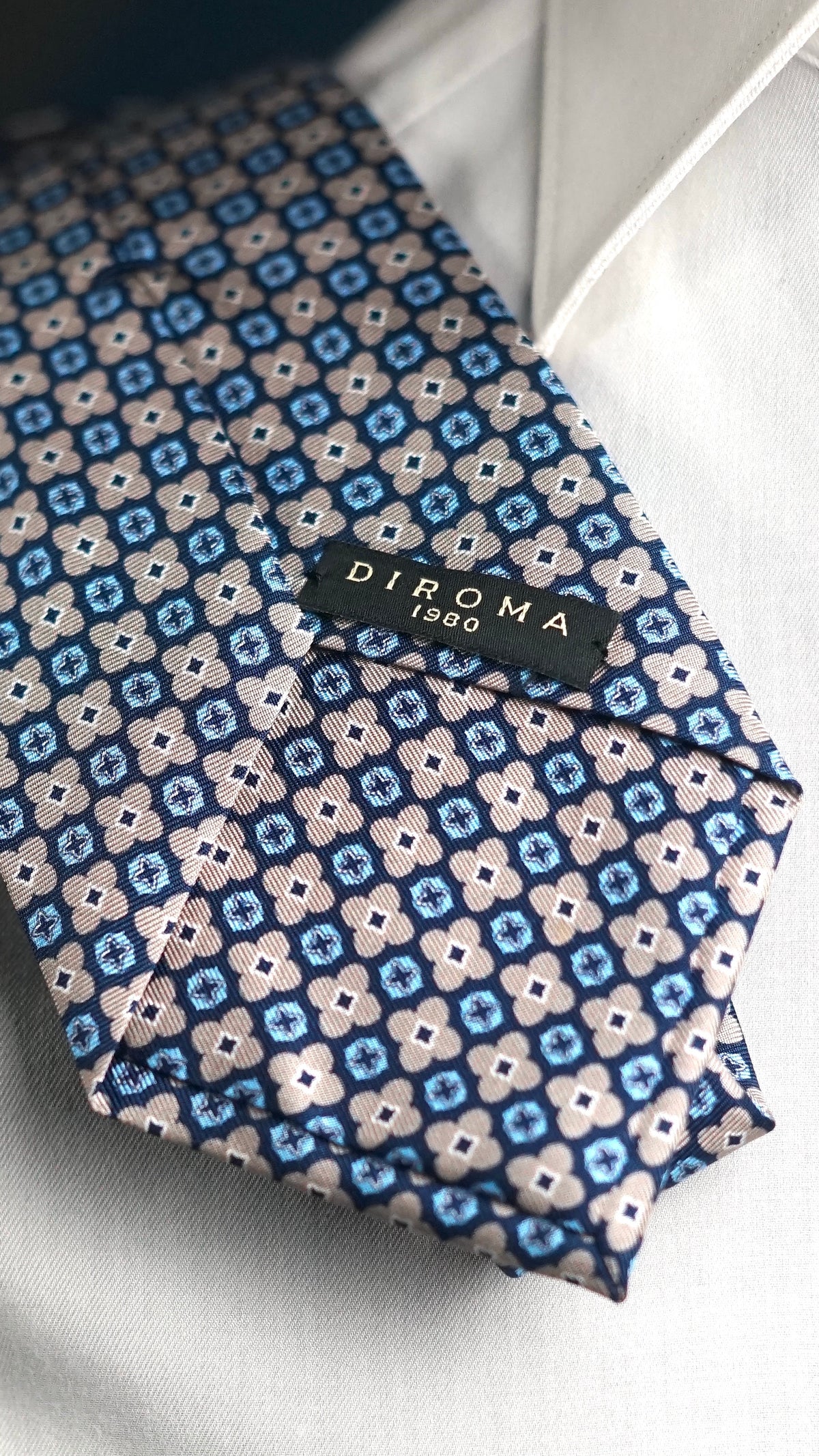 Grigia Silk Nectkie