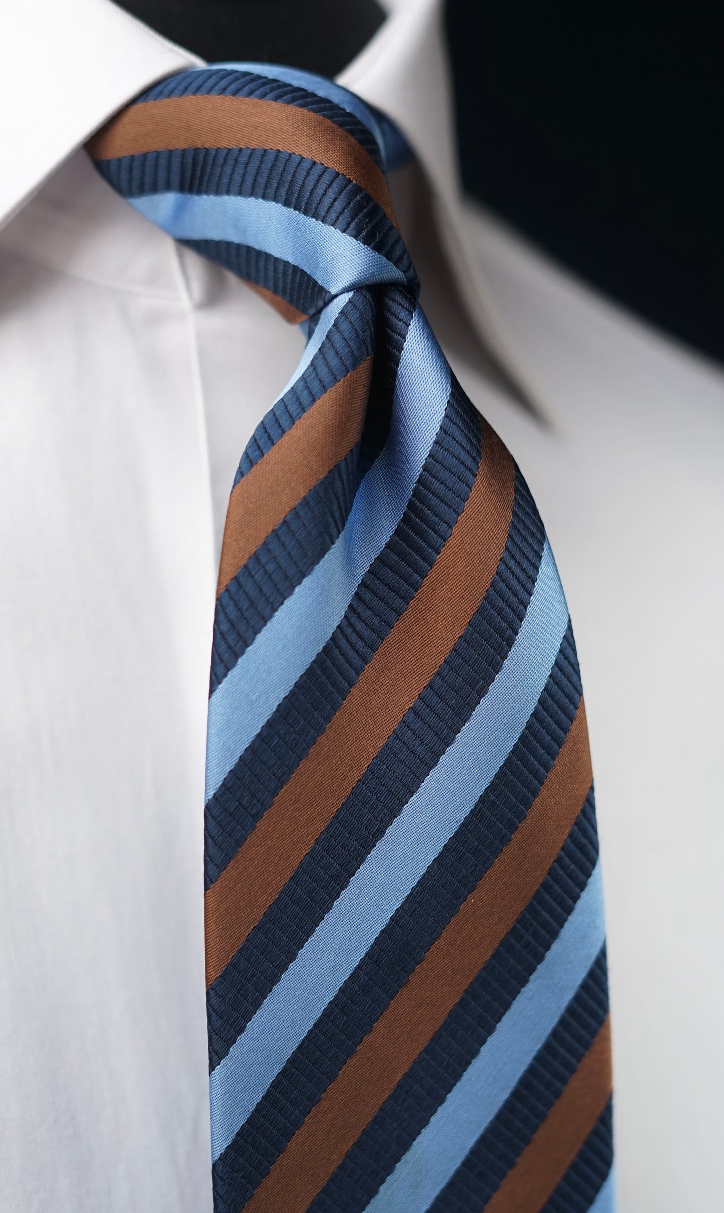 Vera Vintage Tie