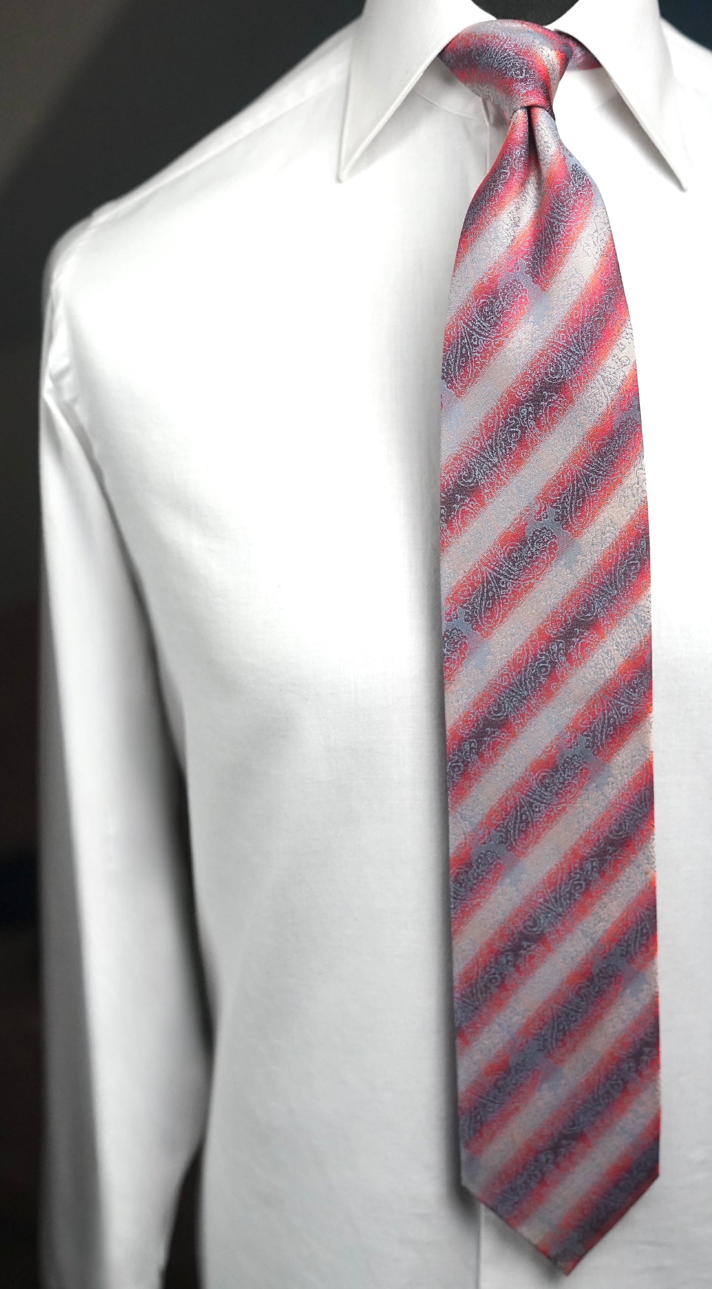 Ezia Vintage Tie