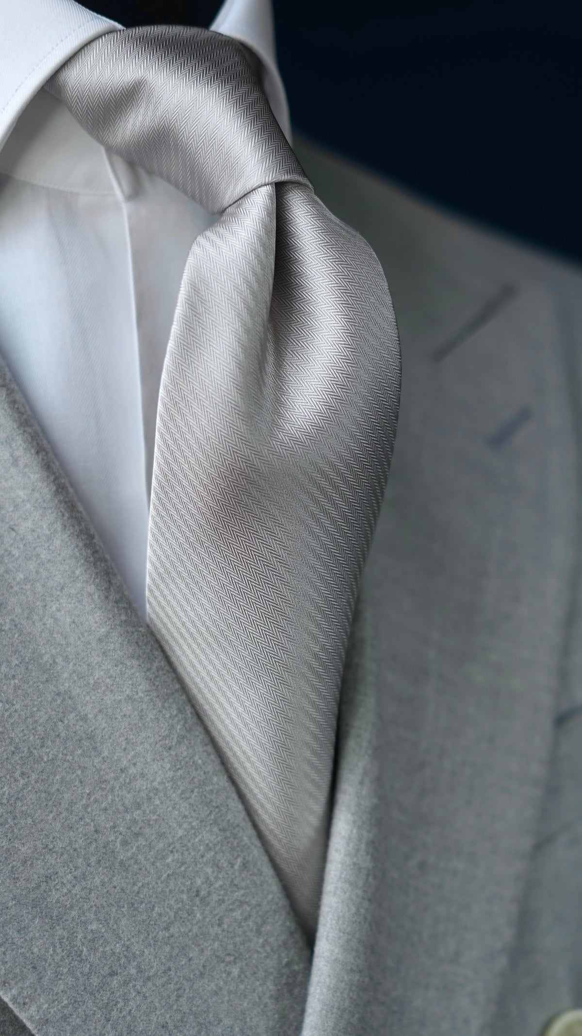 Bespoke Argento Solida Silk Necktie