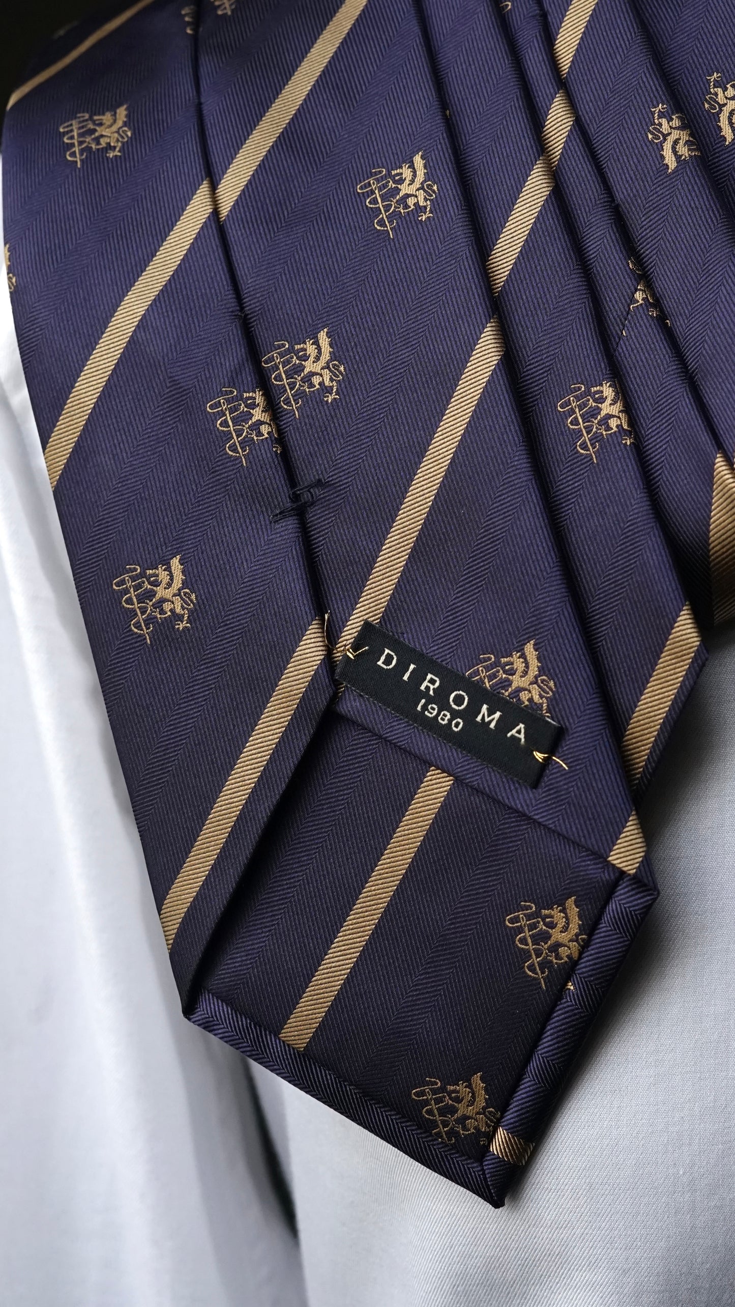 Bespoke Diroma Gold Crest Silk Necktie