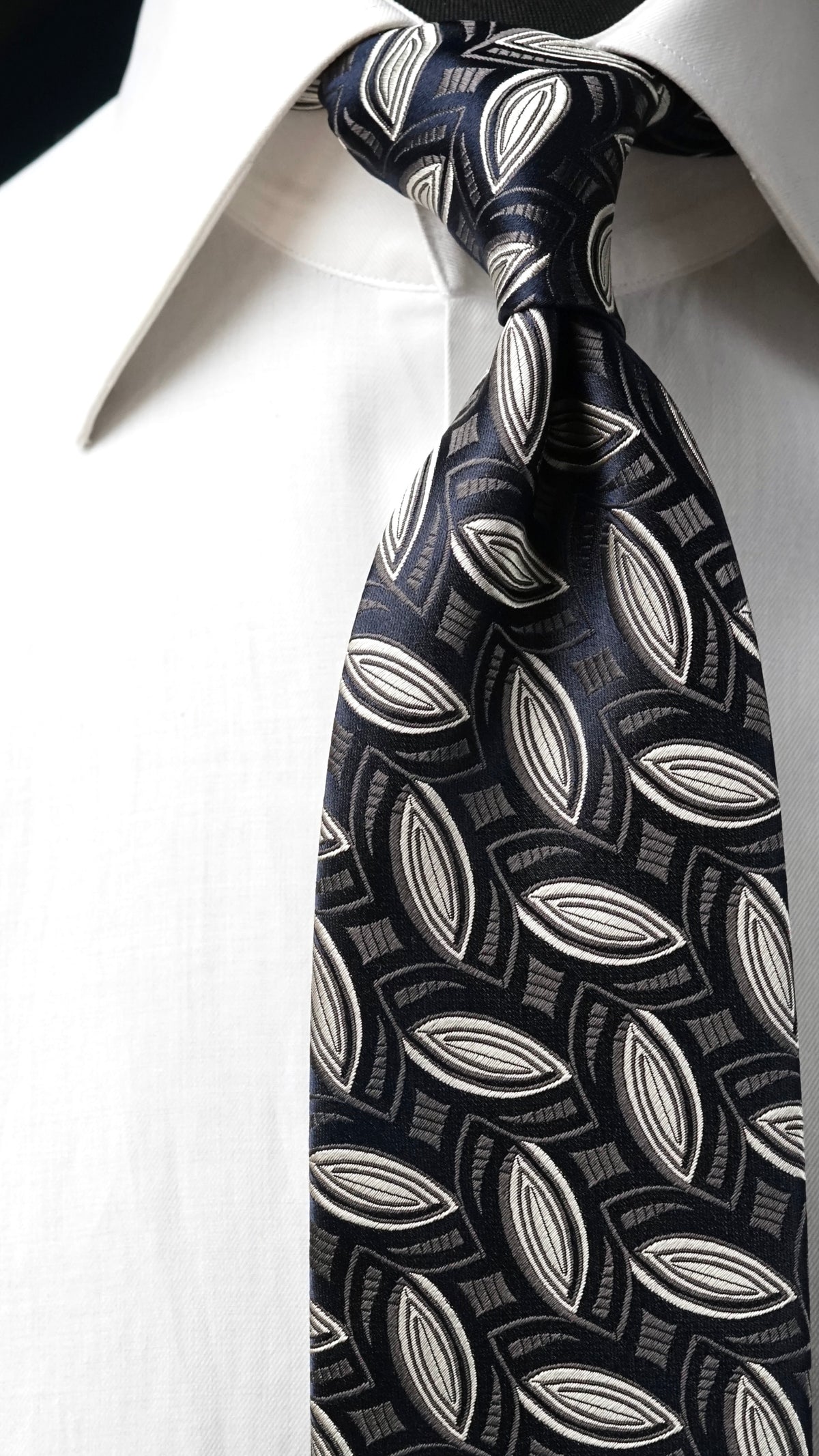 Lorena Solida Silk Necktie