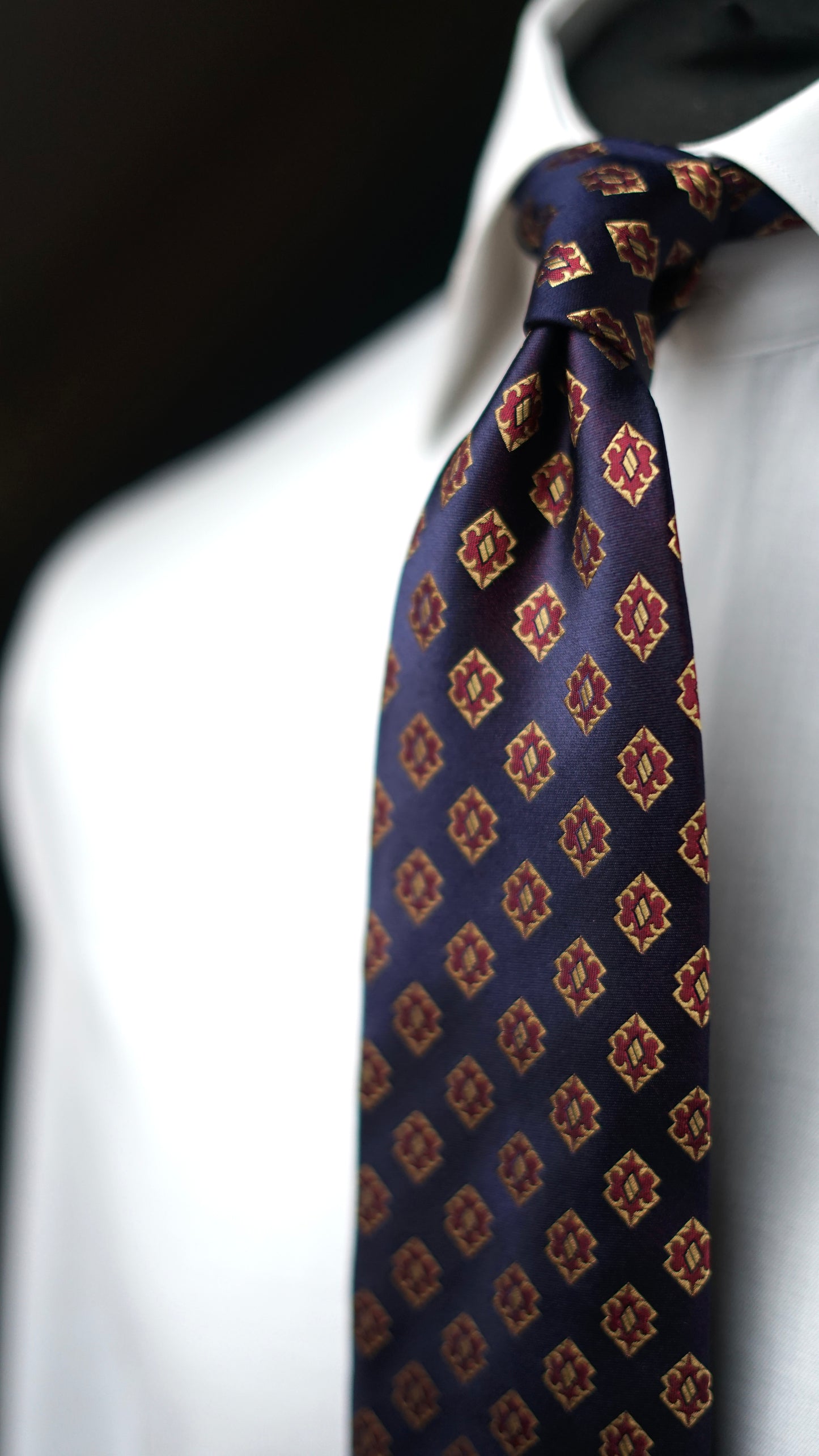 Bespoke Chiostra Bordeaux Silk Necktie