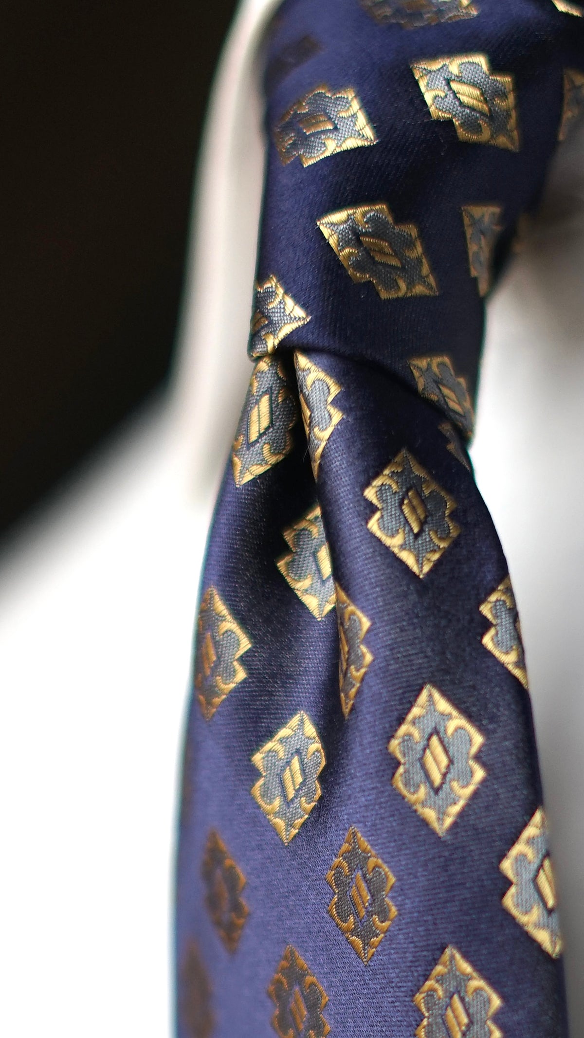 Bespoke Chiostra Sky Silk Necktie