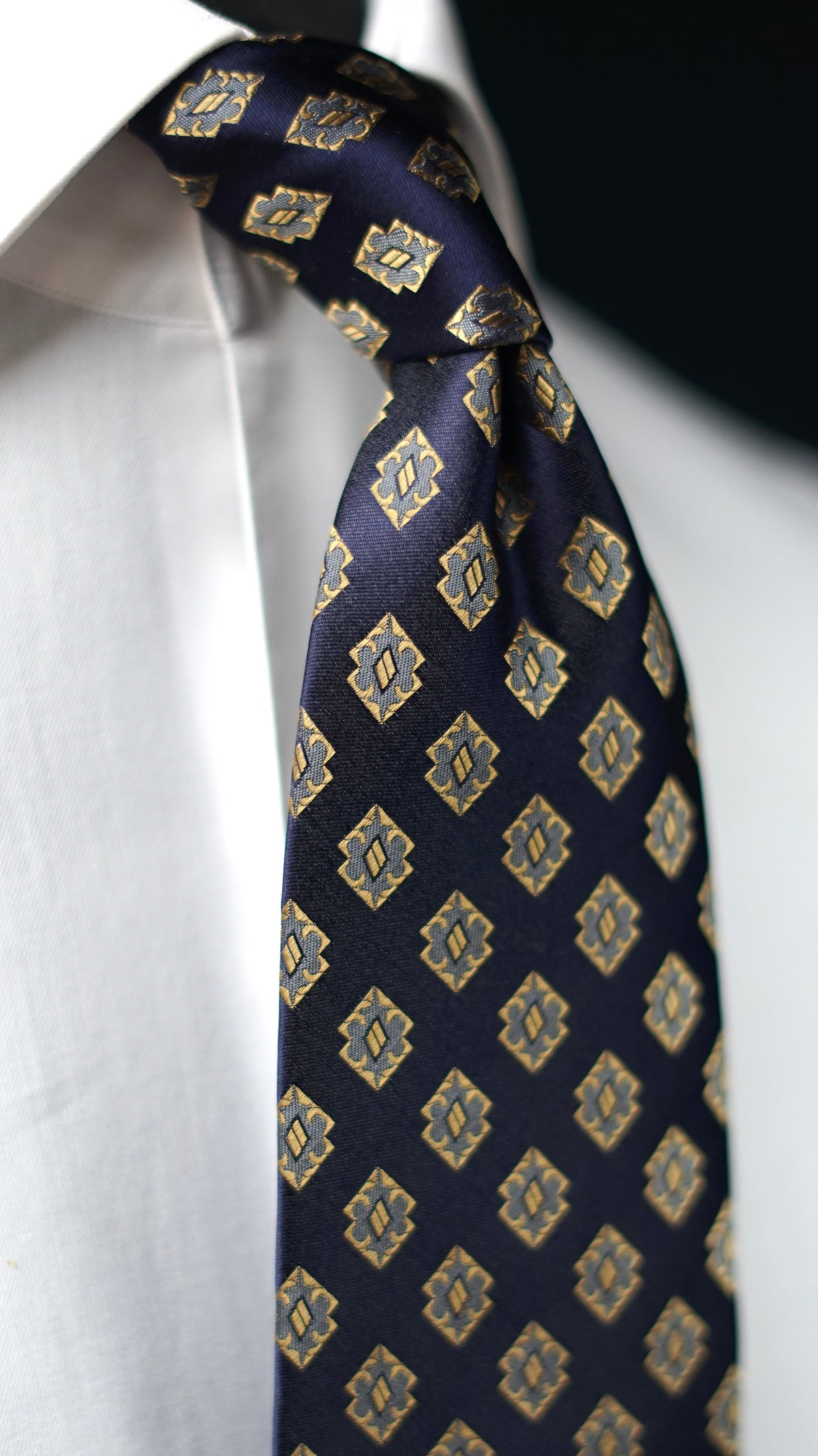 Bespoke Chiostra Sky Silk Necktie