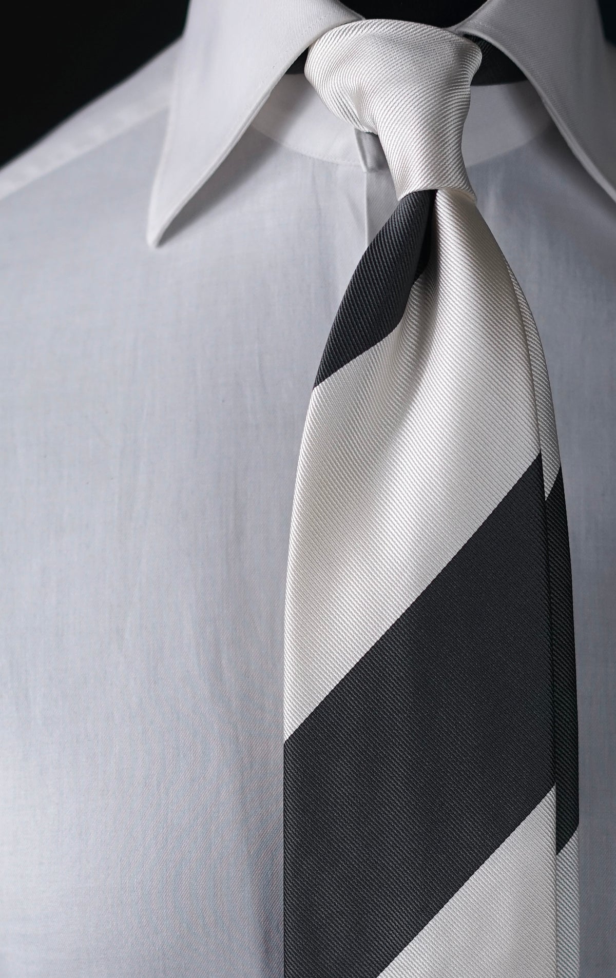 Avorio Grey Silk Necktie