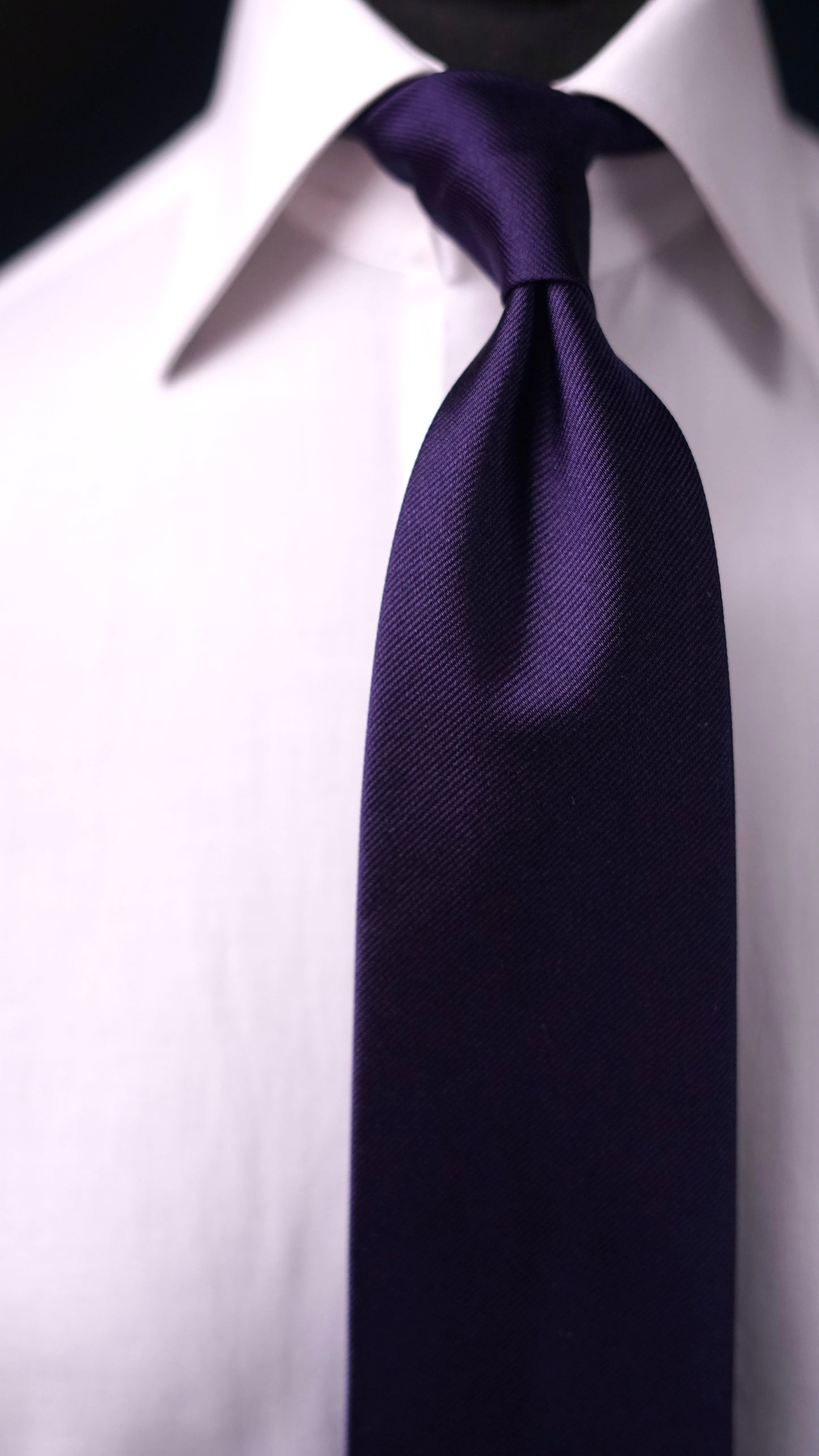 Bespoke Viola Scura Solida Silk Necktie