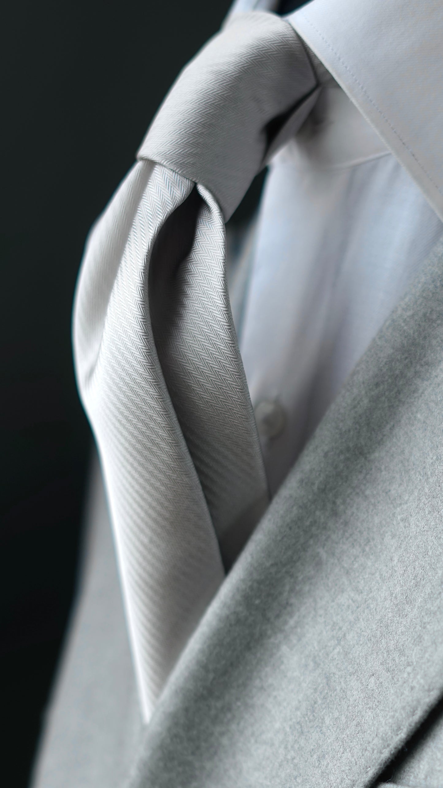 Bespoke Argento Solida Silk Necktie