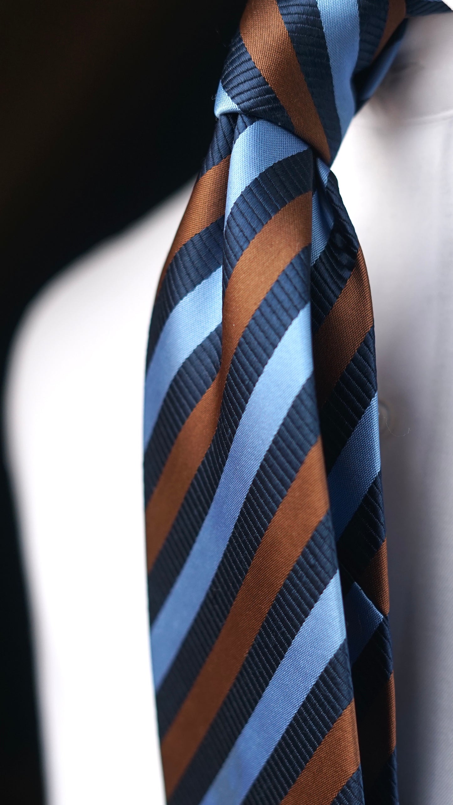 Vera Vintage Tie