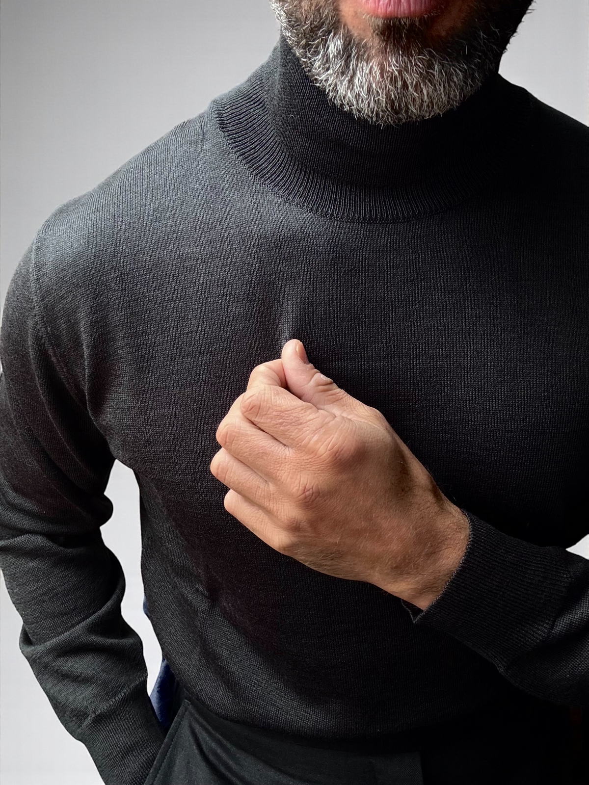 Antracite Charcoal Roll Neck