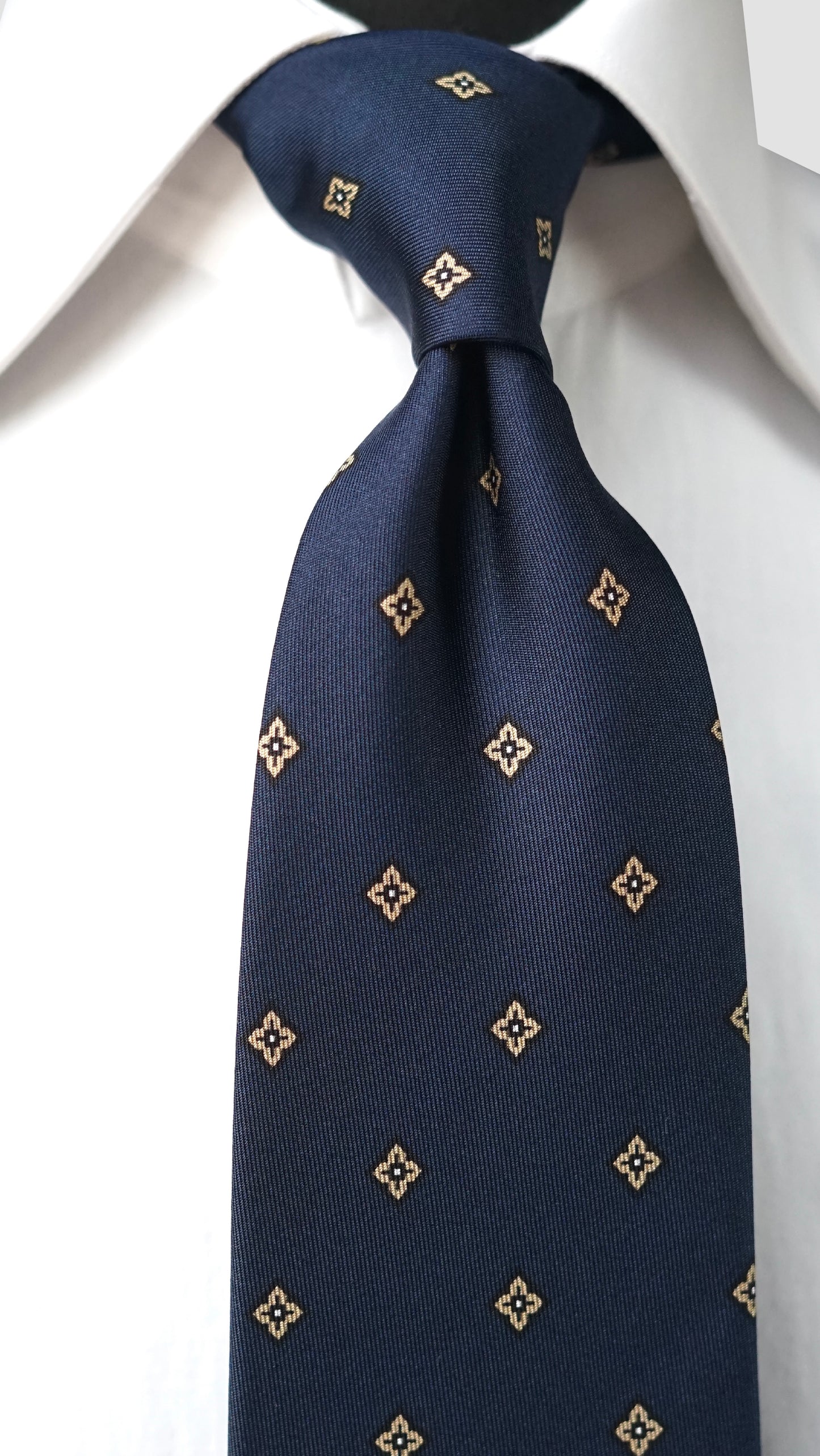 Bespoke Giada Navy Silk Necktie