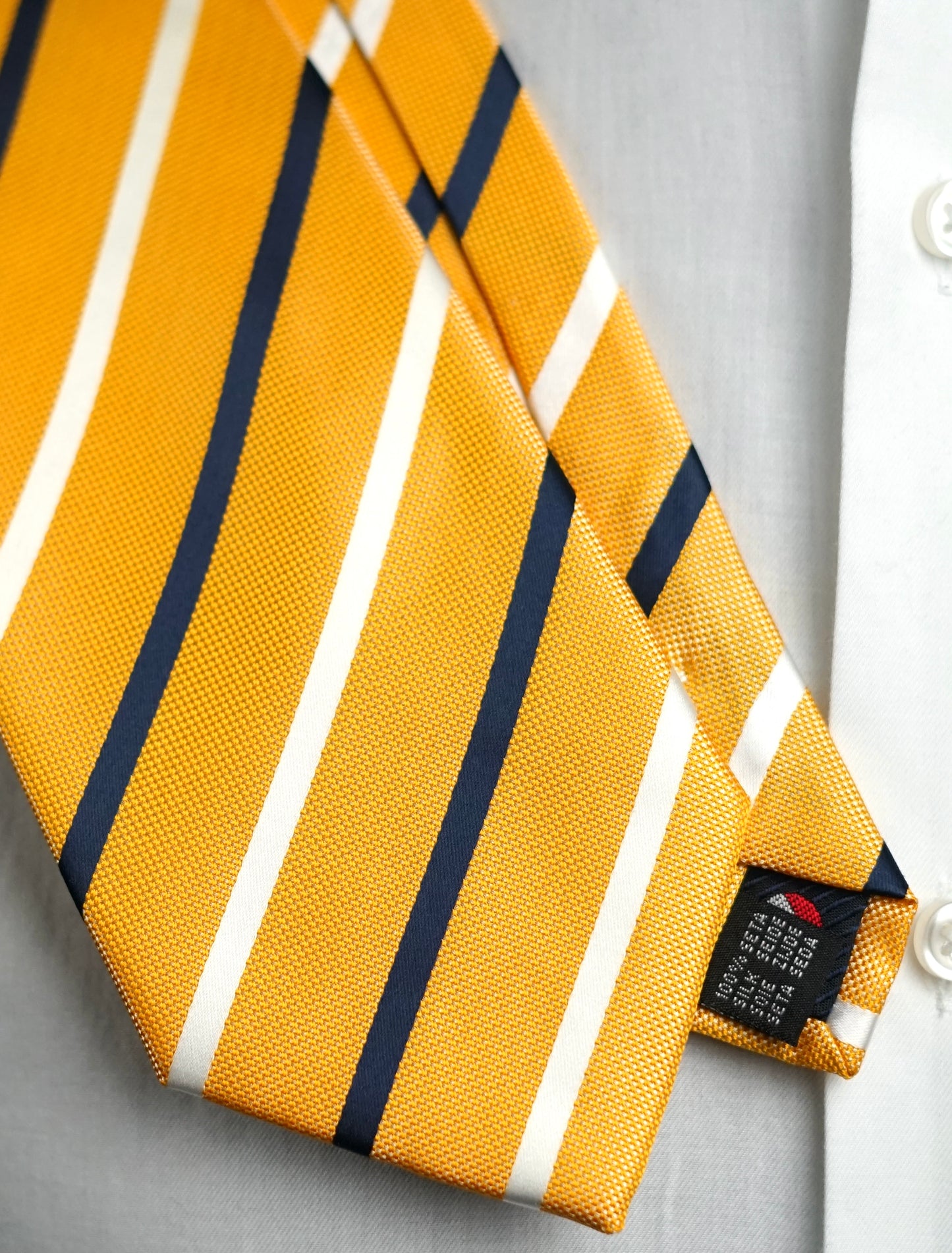 Gialla Vintage Tie