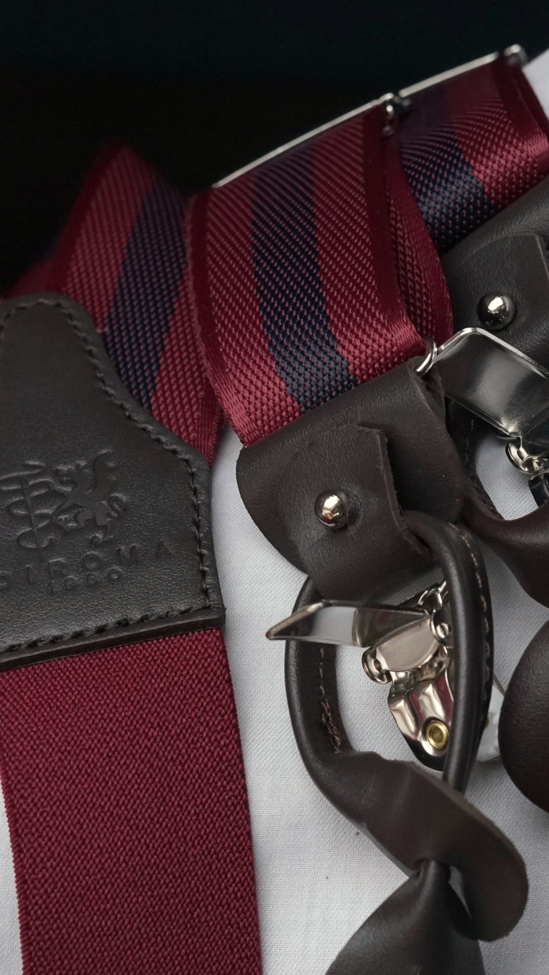 Leonardo braces clip/button fastening