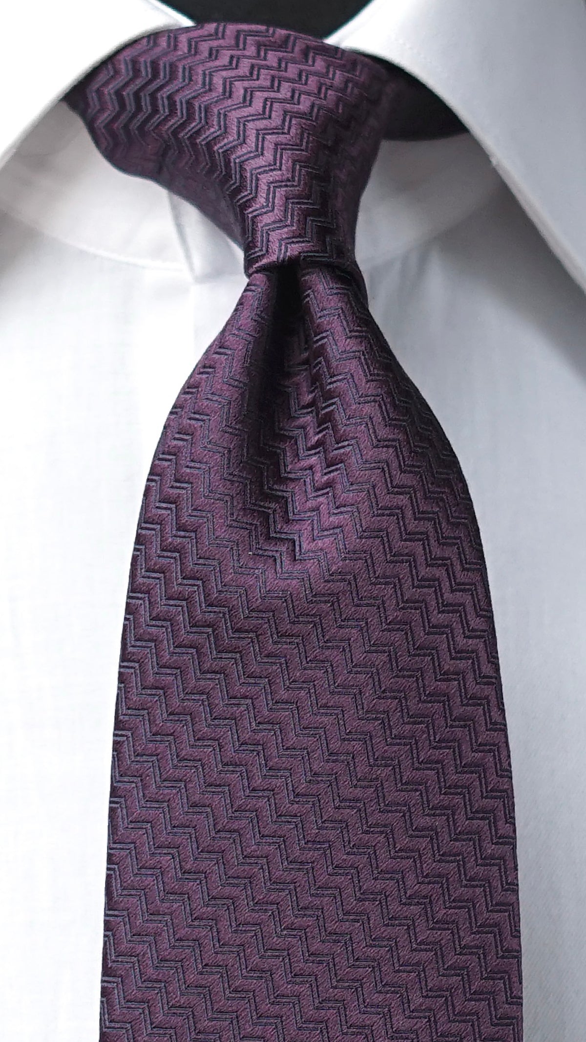 Bespoke Riga Viola Silk Necktie