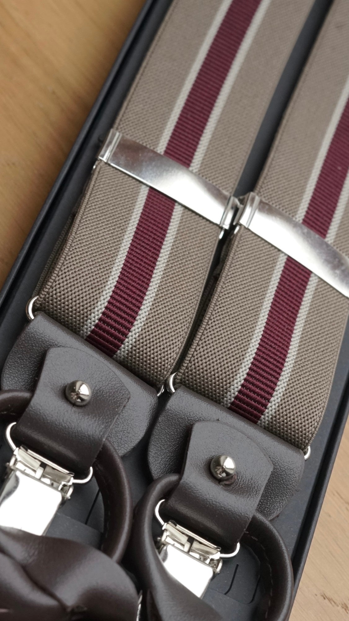Vittorio braces in the DIROMA 1980 gift box